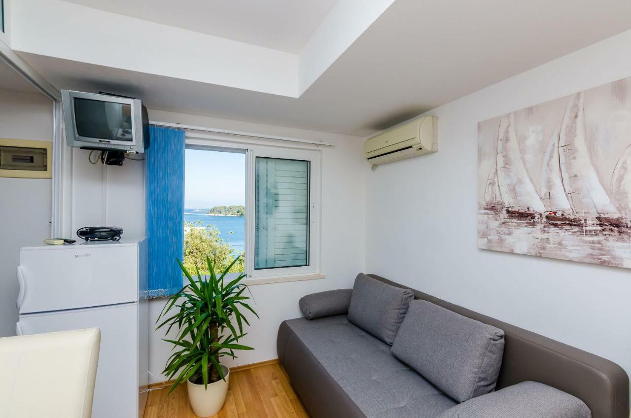 Apartments Lorena Mljet Pomena Exterior foto