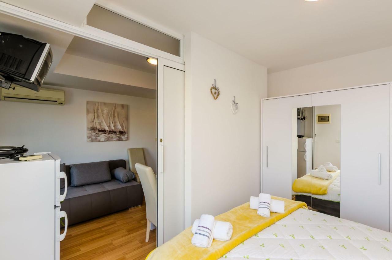 Apartments Lorena Mljet Pomena Exterior foto